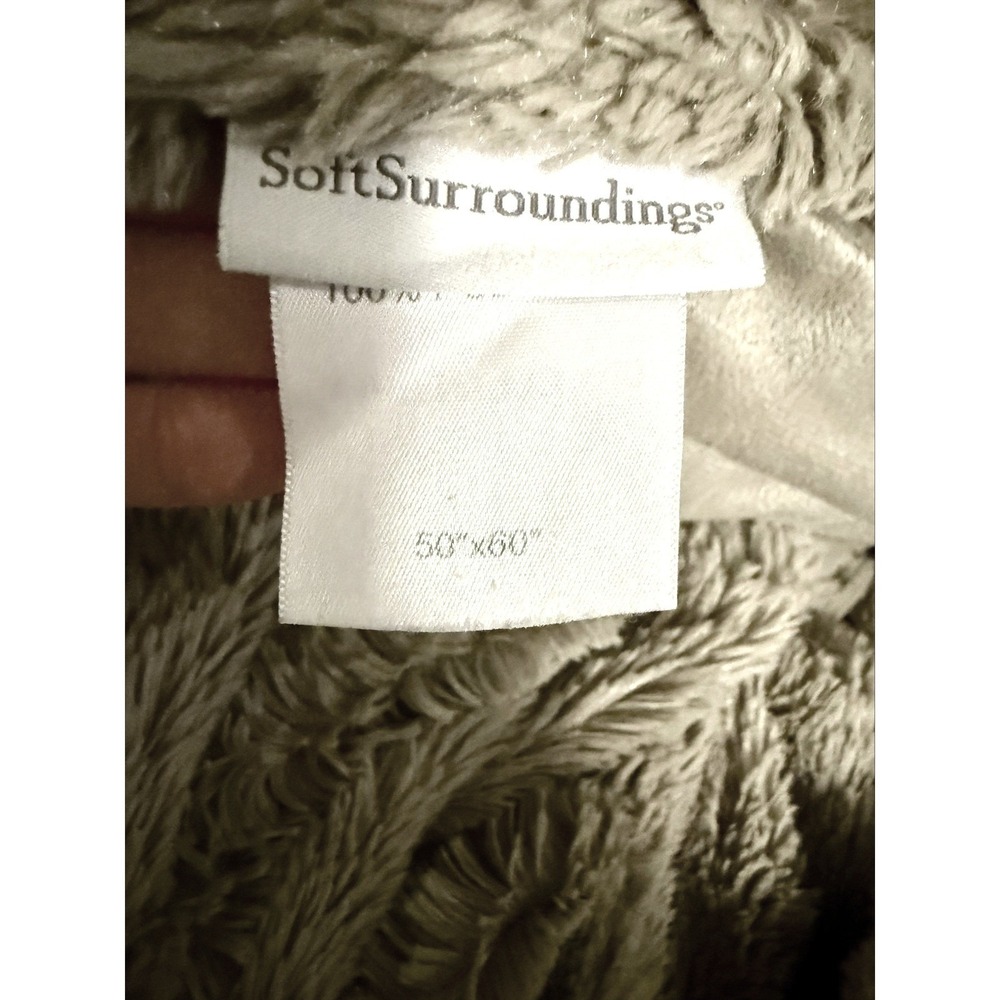 Soft Surroundings Faux Fur Throw La Parisienne grey Cozy Soft Luxurious Elegant - Picture 6 of 6